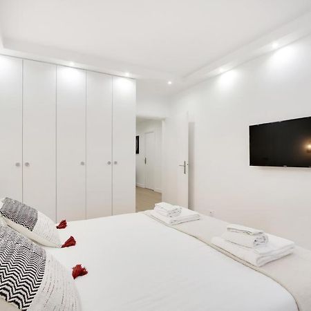 Trocadero/ Eiffel Tower - 3 Bedrooms- All New! パリ エクステリア 写真