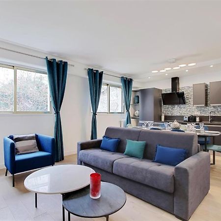 Trocadero/ Eiffel Tower - 3 Bedrooms- All New! パリ エクステリア 写真