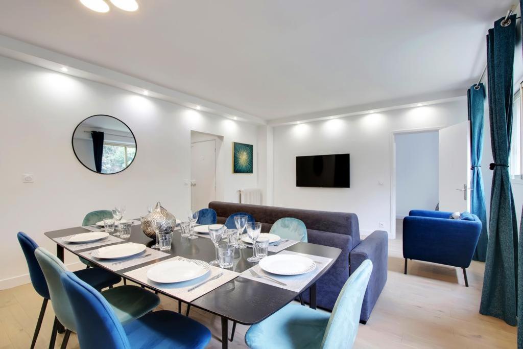 Trocadero/ Eiffel Tower - 3 Bedrooms- All New! パリ エクステリア 写真